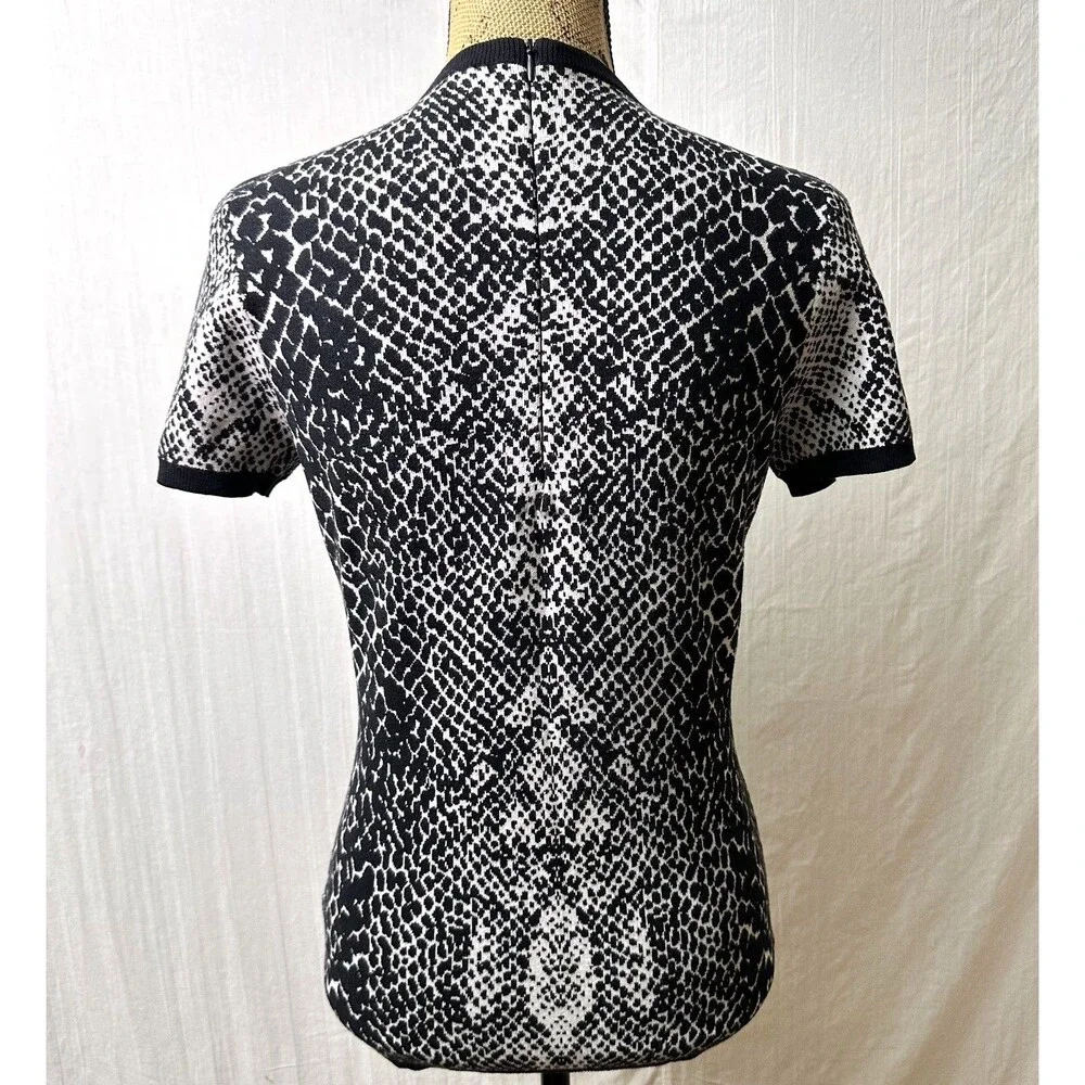 Manoush Women's Blake & White Snake Print Knit Short Sleeve Sweater Top Sz L